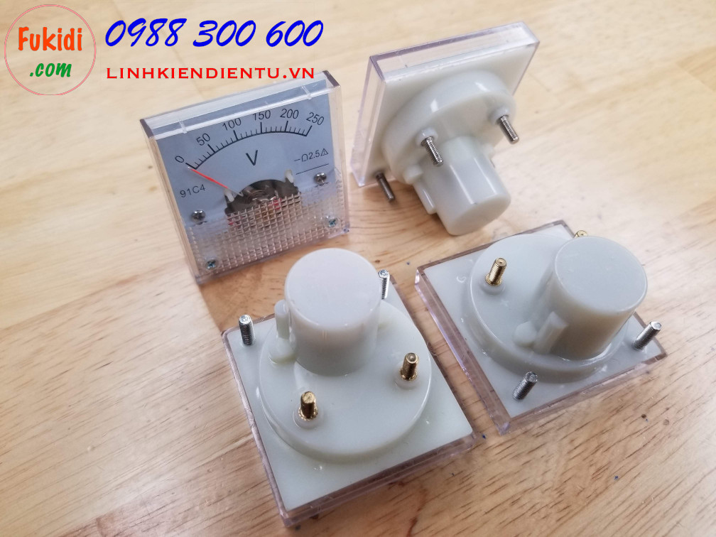 Đồng hồ đo điện áp 91C4 tầm đo từ 0-150V, size 45x45x36mm 